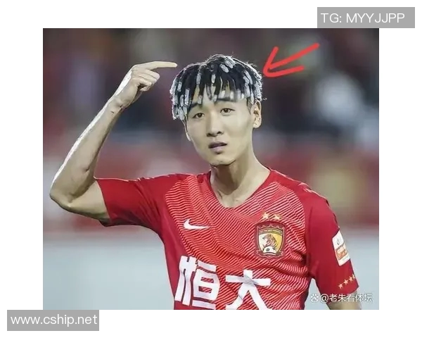 足球明星托腮视频播放揭秘他的训练秘密与比赛心态分析